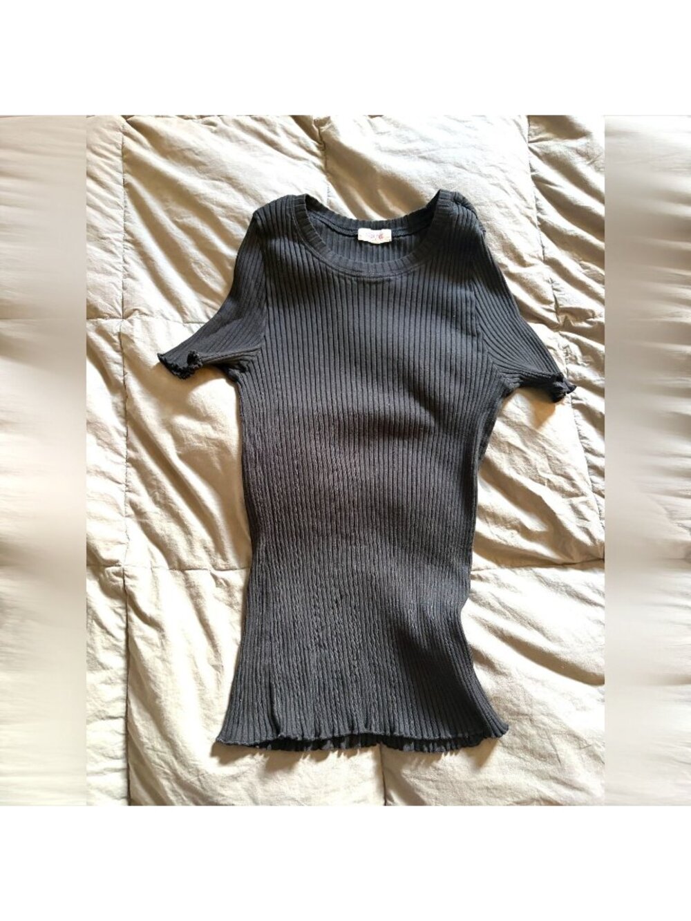 Goldie Ribbed Lettuce Edge Short Sleeve Top Black XL - Picture 2 of 6